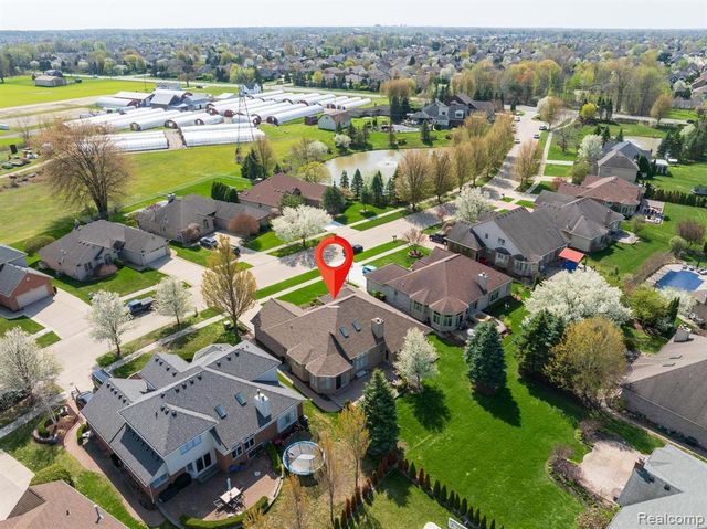 49213 Dunhill Drive, Macomb, MI 48044