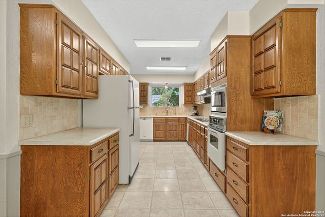 626 Many Oaks, San Antonio, TX 78232