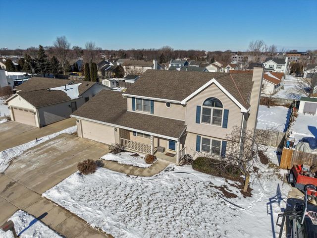 8608 Camelot TRACE, Sturtevant, WI 53177