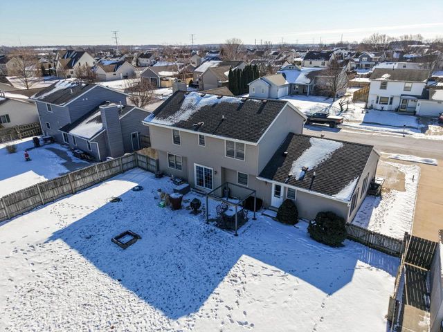 8608 Camelot TRACE, Sturtevant, WI 53177