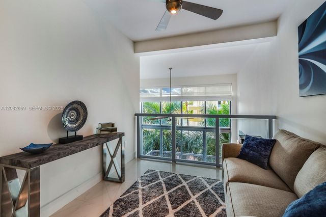 6000 Collins Ave 346, Miami Beach, FL 33140