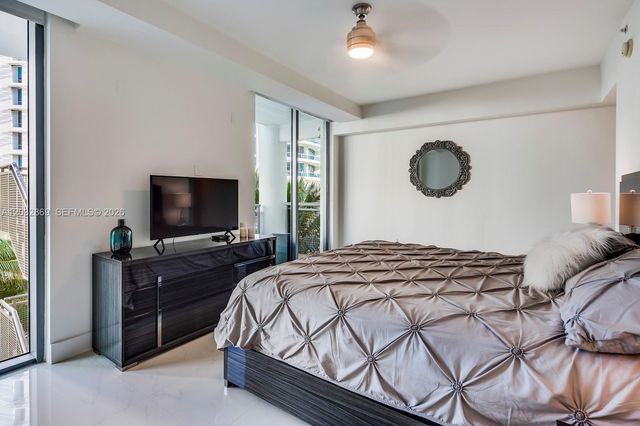 6000 Collins Ave 346, Miami Beach, FL 33140