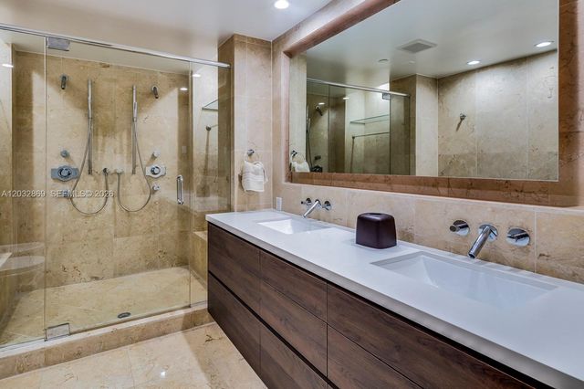 6000 Collins Ave 346, Miami Beach, FL 33140