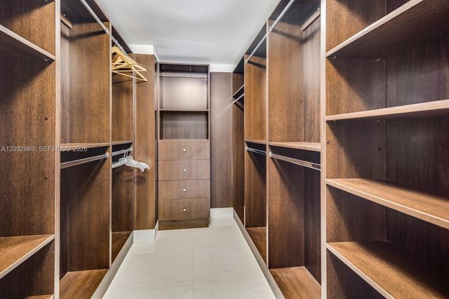 6000 Collins Ave 346, Miami Beach, FL 33140