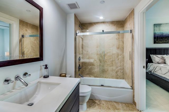 6000 Collins Ave 346, Miami Beach, FL 33140
