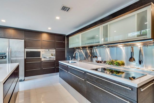 6000 Collins Ave 346, Miami Beach, FL 33140