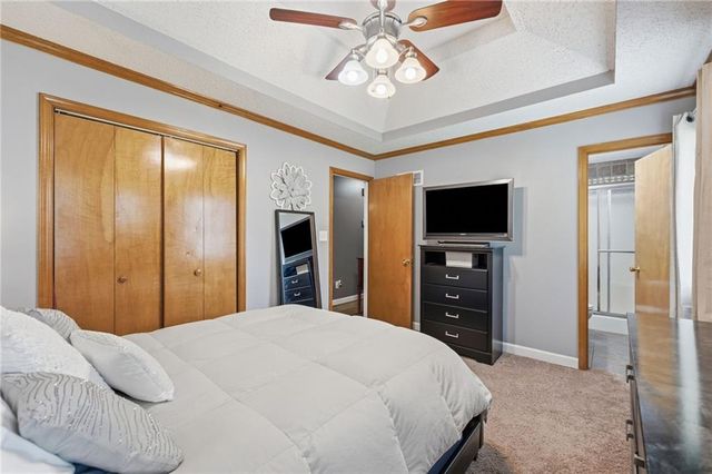 404 SE Onyx Drive, Lee's Summit, MO 64063