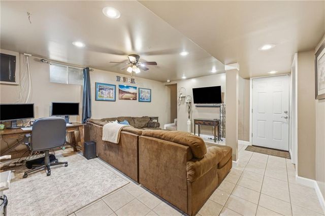 404 SE Onyx Drive, Lee's Summit, MO 64063