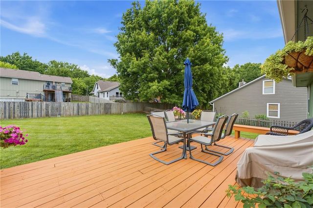404 SE Onyx Drive, Lee's Summit, MO 64063