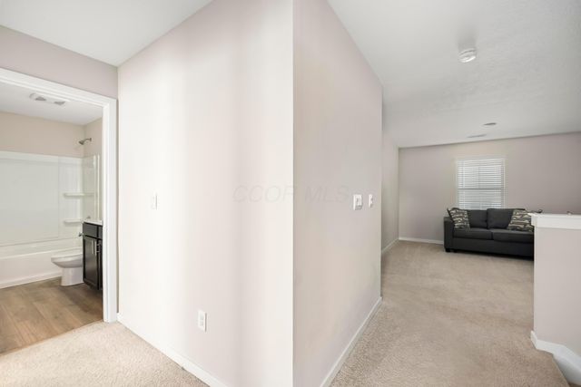 214 Sandburg Drive, Lithopolis, OH 43136