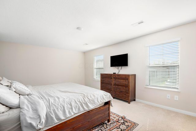 214 Sandburg Drive, Lithopolis, OH 43136