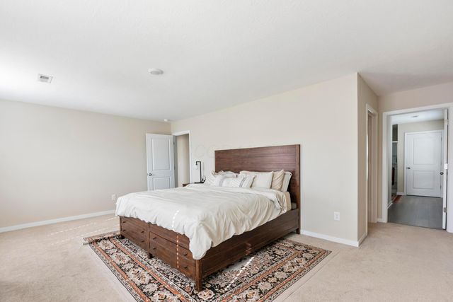 214 Sandburg Drive, Lithopolis, OH 43136