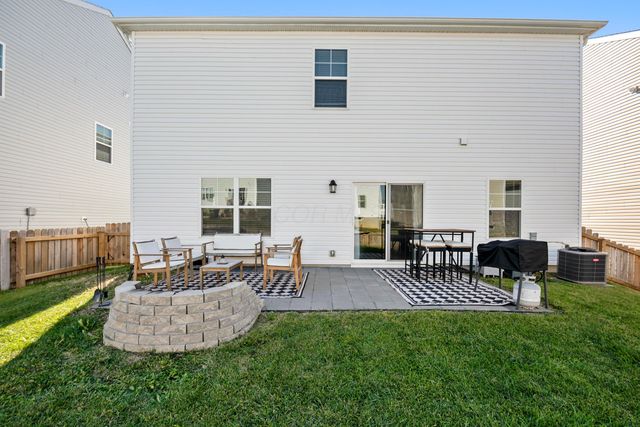 214 Sandburg Drive, Lithopolis, OH 43136