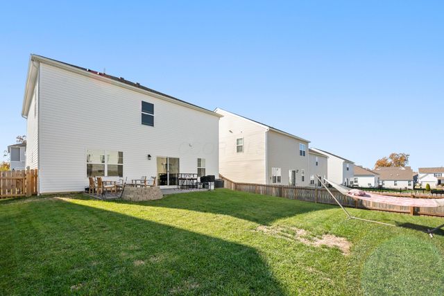 214 Sandburg Drive, Lithopolis, OH 43136