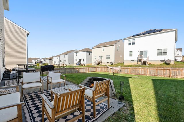 214 Sandburg Drive, Lithopolis, OH 43136