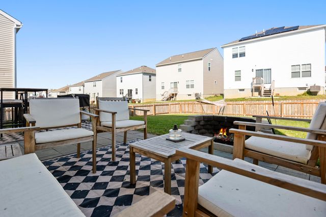 214 Sandburg Drive, Lithopolis, OH 43136