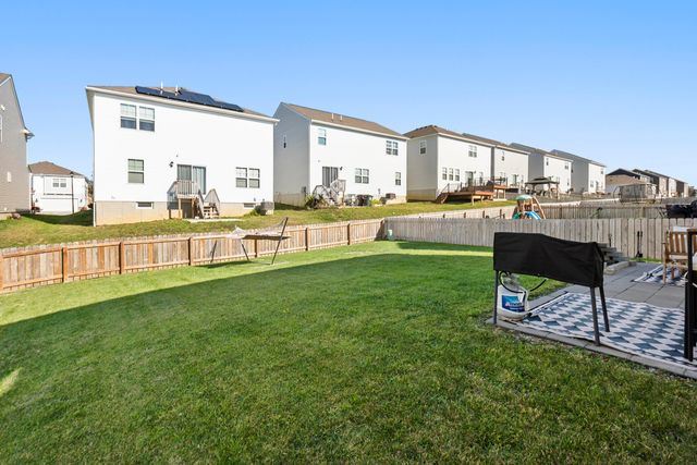 214 Sandburg Drive, Lithopolis, OH 43136