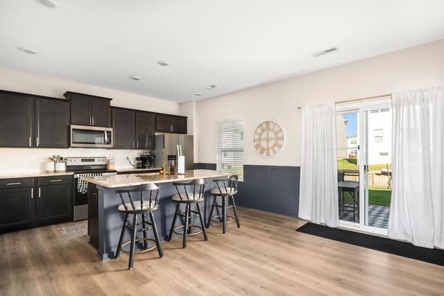 214 Sandburg Drive, Lithopolis, OH 43136