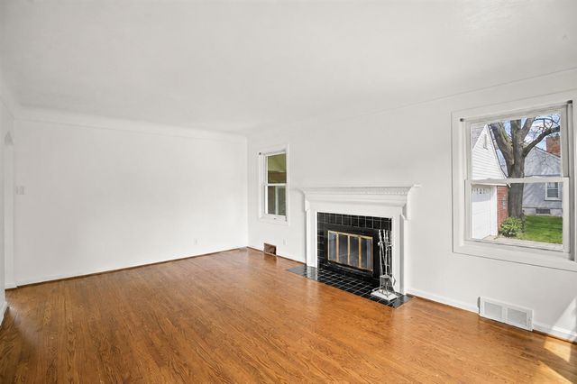 13660 Winchester Street, Oak Park, MI 48237