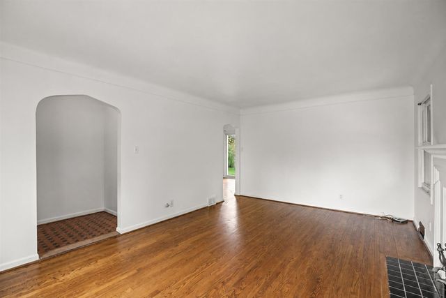 13660 Winchester Street, Oak Park, MI 48237