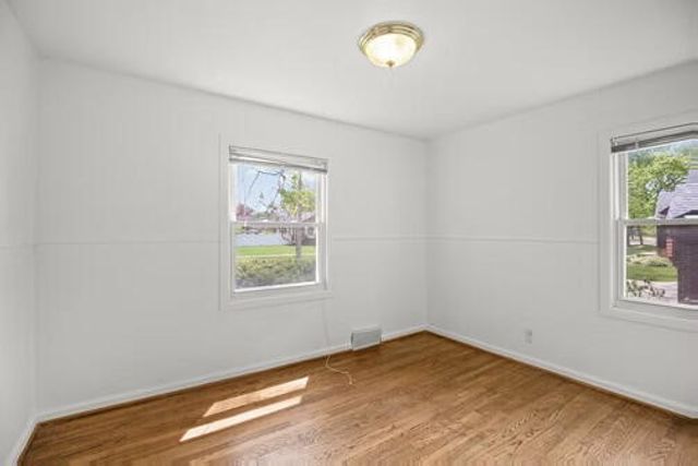 13660 Winchester Street, Oak Park, MI 48237