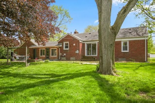 13660 Winchester Street, Oak Park, MI 48237