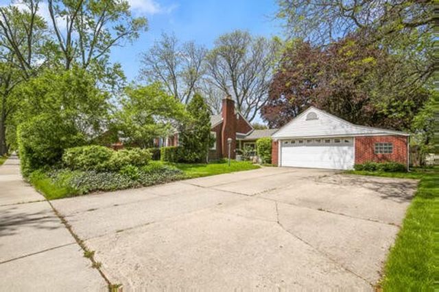 13660 Winchester Street, Oak Park, MI 48237
