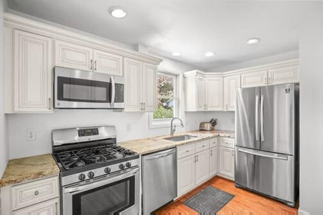 13660 Winchester Street, Oak Park, MI 48237