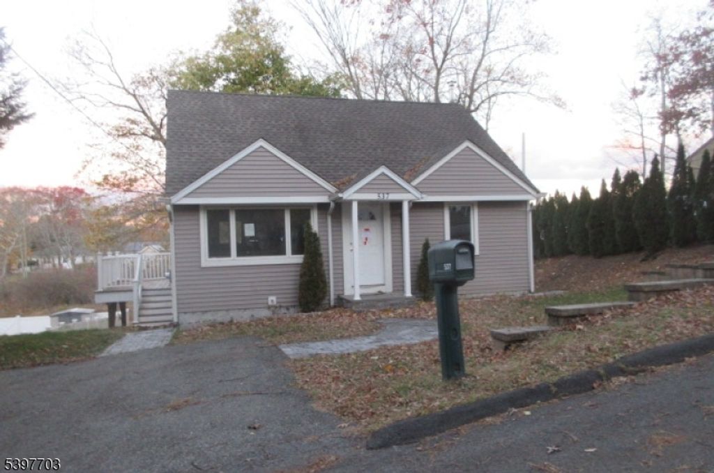 537 Dell Rd, Mount Arlington Boro, NJ 07850