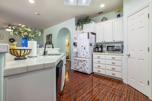 5831 Alton Ct, Riverbank, CA 95367