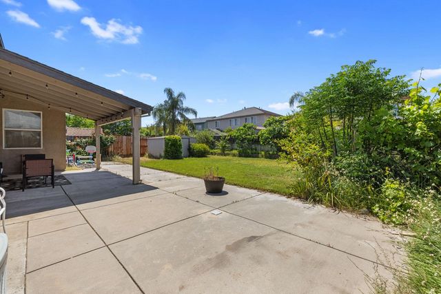 5831 Alton Ct, Riverbank, CA 95367