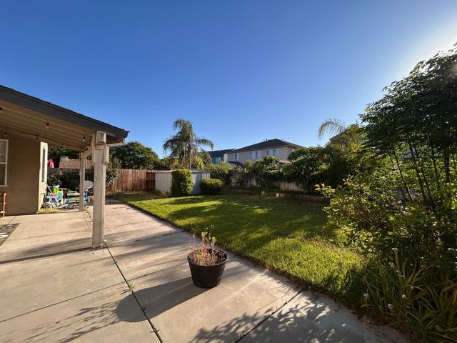 5831 Alton Ct, Riverbank, CA 95367