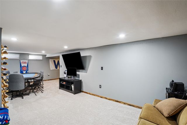 5016 Westwood Drive, West Des Moines, IA 50265