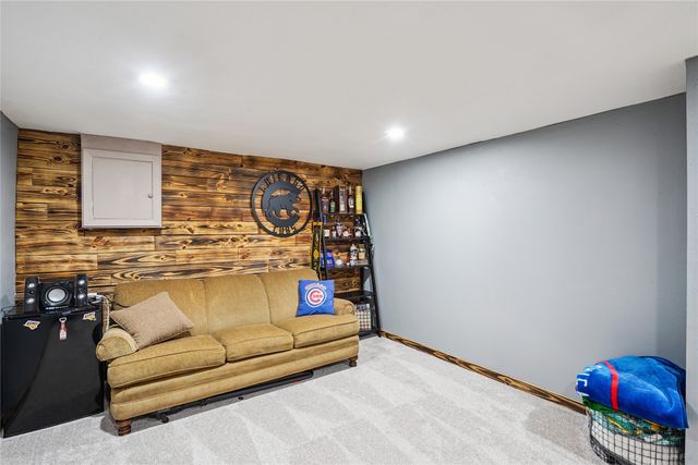 5016 Westwood Drive, West Des Moines, IA 50265