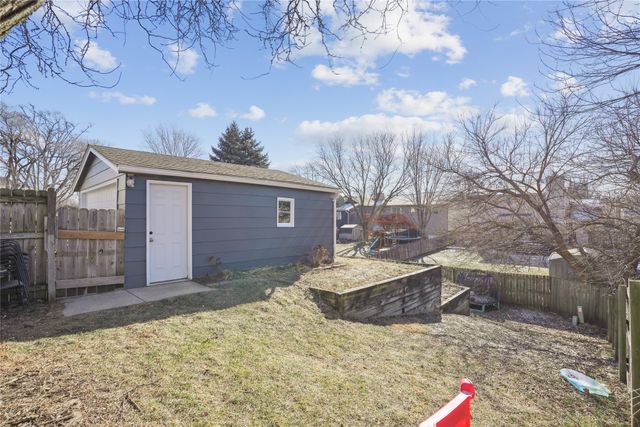 5016 Westwood Drive, West Des Moines, IA 50265