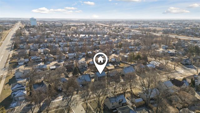 5016 Westwood Drive, West Des Moines, IA 50265