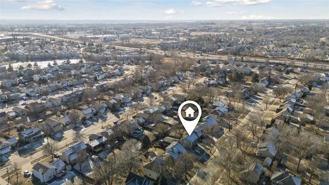 5016 Westwood Drive, West Des Moines, IA 50265