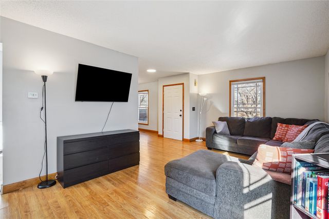 5016 Westwood Drive, West Des Moines, IA 50265