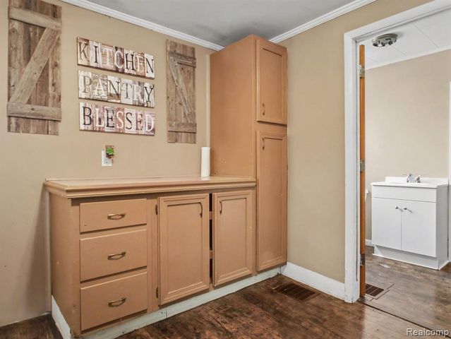 107 S Oak Street, Durand, MI 48429