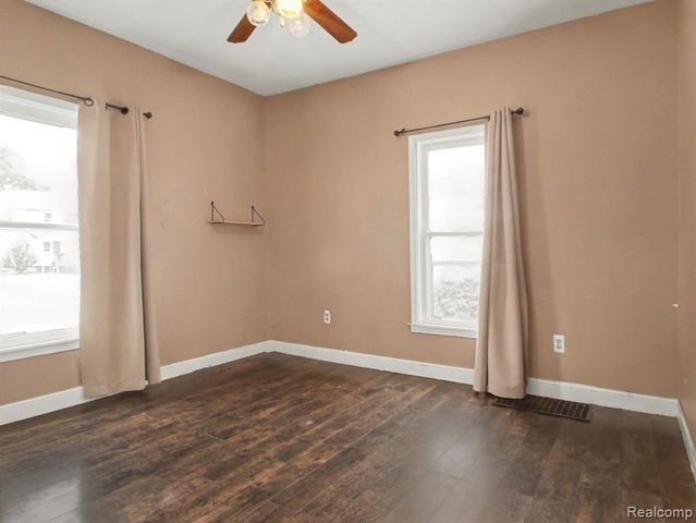 107 S Oak Street, Durand, MI 48429