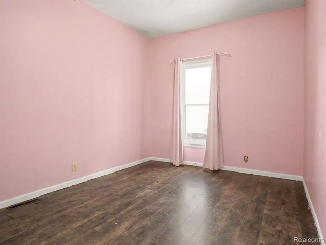 107 S Oak Street, Durand, MI 48429