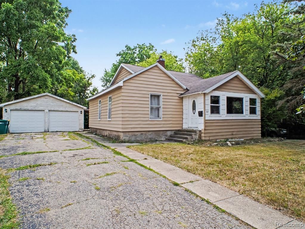 107 S Oak Street, Durand, MI 48429