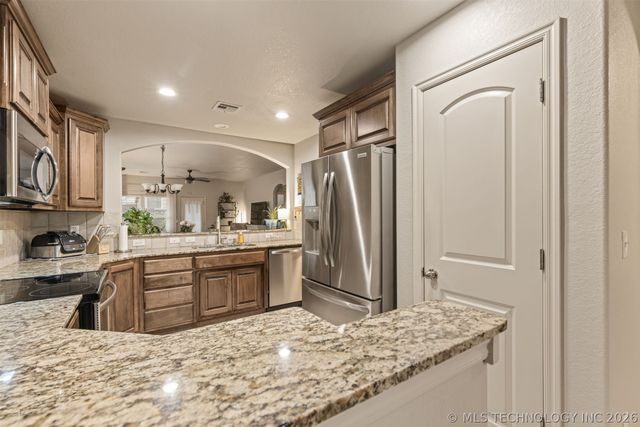 13325 S 21st Court E, Bixby, OK 74008