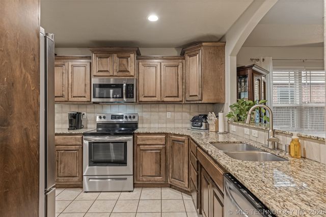 13325 S 21st Court E, Bixby, OK 74008