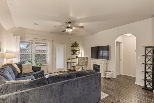 13325 S 21st Court E, Bixby, OK 74008