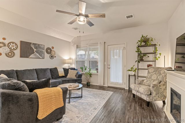 13325 S 21st Court E, Bixby, OK 74008