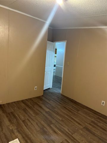 903 E AVE B, Sweetwater, TX 79556