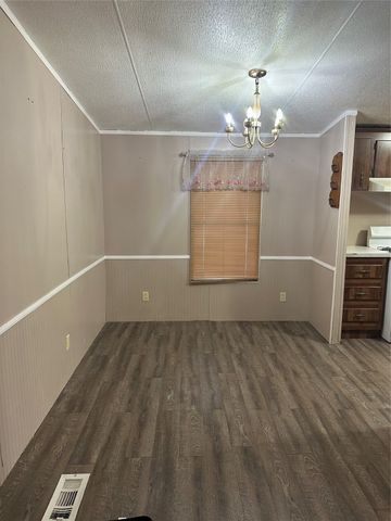 903 E AVE B, Sweetwater, TX 79556