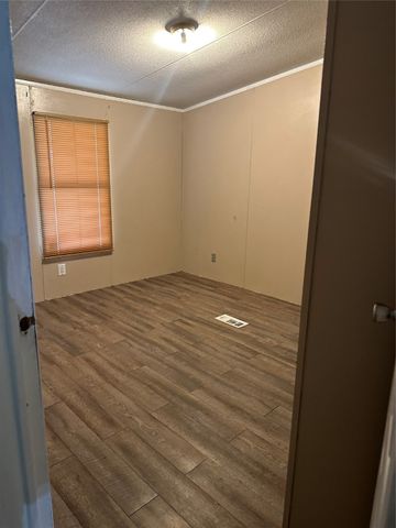 903 E AVE B, Sweetwater, TX 79556