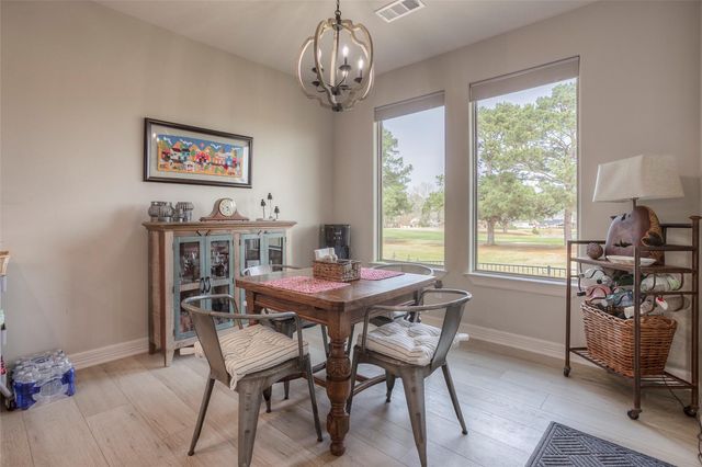 16 Westwood Drive W, Trinity, TX 75862